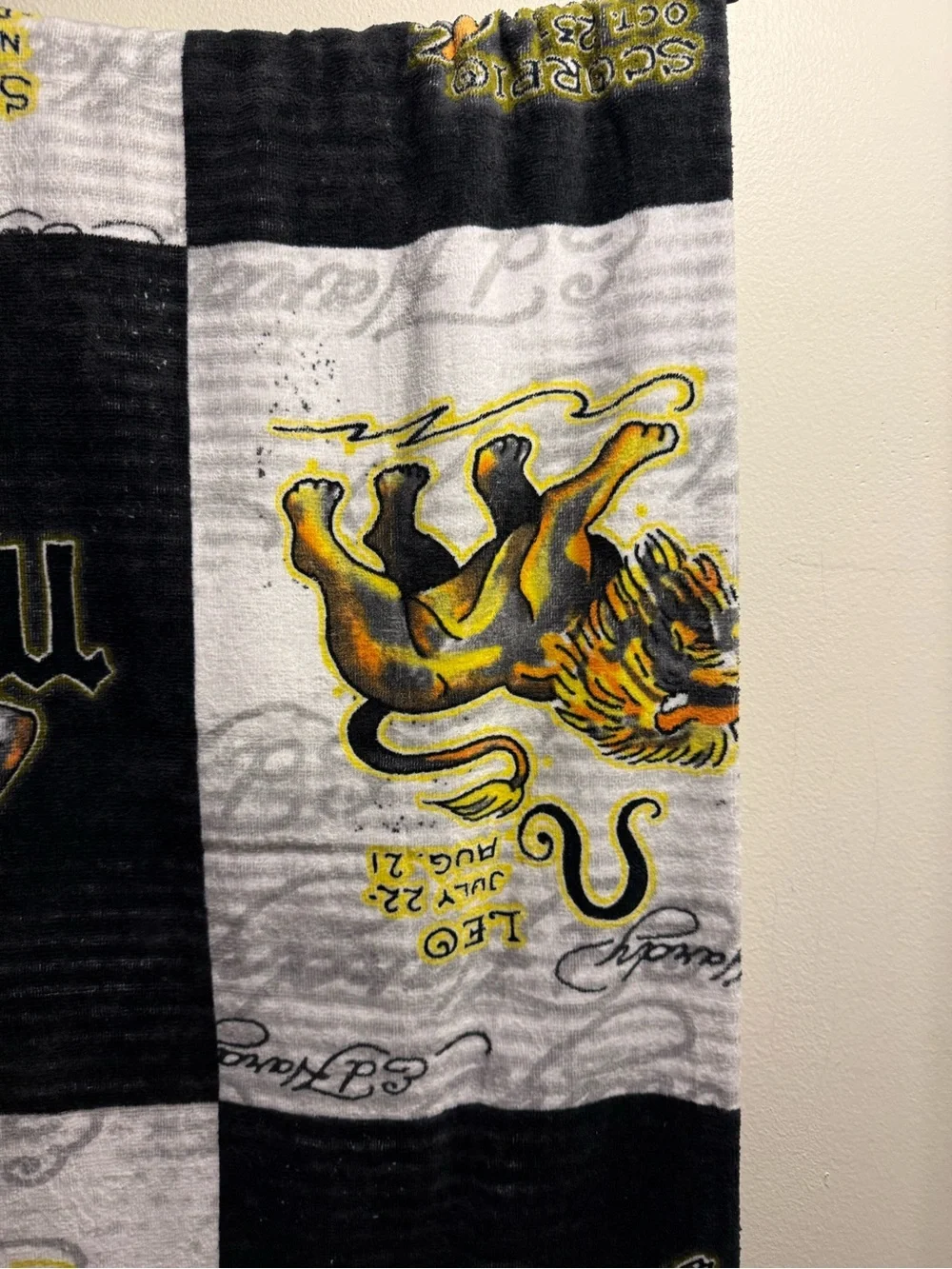 Ed Hardy flash tattoo Iconic horoscope signs print  cotton beach towel BNWT
